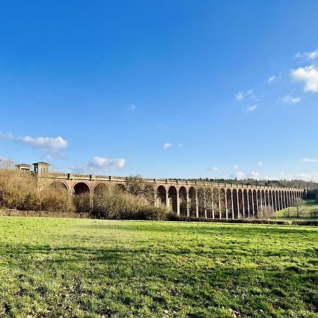 Quirky Vintage Horsebox Conversion With Stunning Views Of Ardingly Reservoir Balcombe Екстер'єр фото