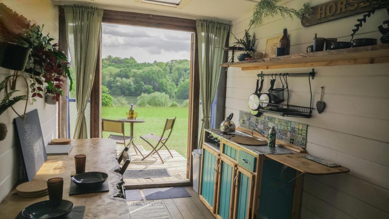 Quirky Vintage Horsebox Conversion With Stunning Views Of Ardingly Reservoir Balcombe Екстер'єр фото