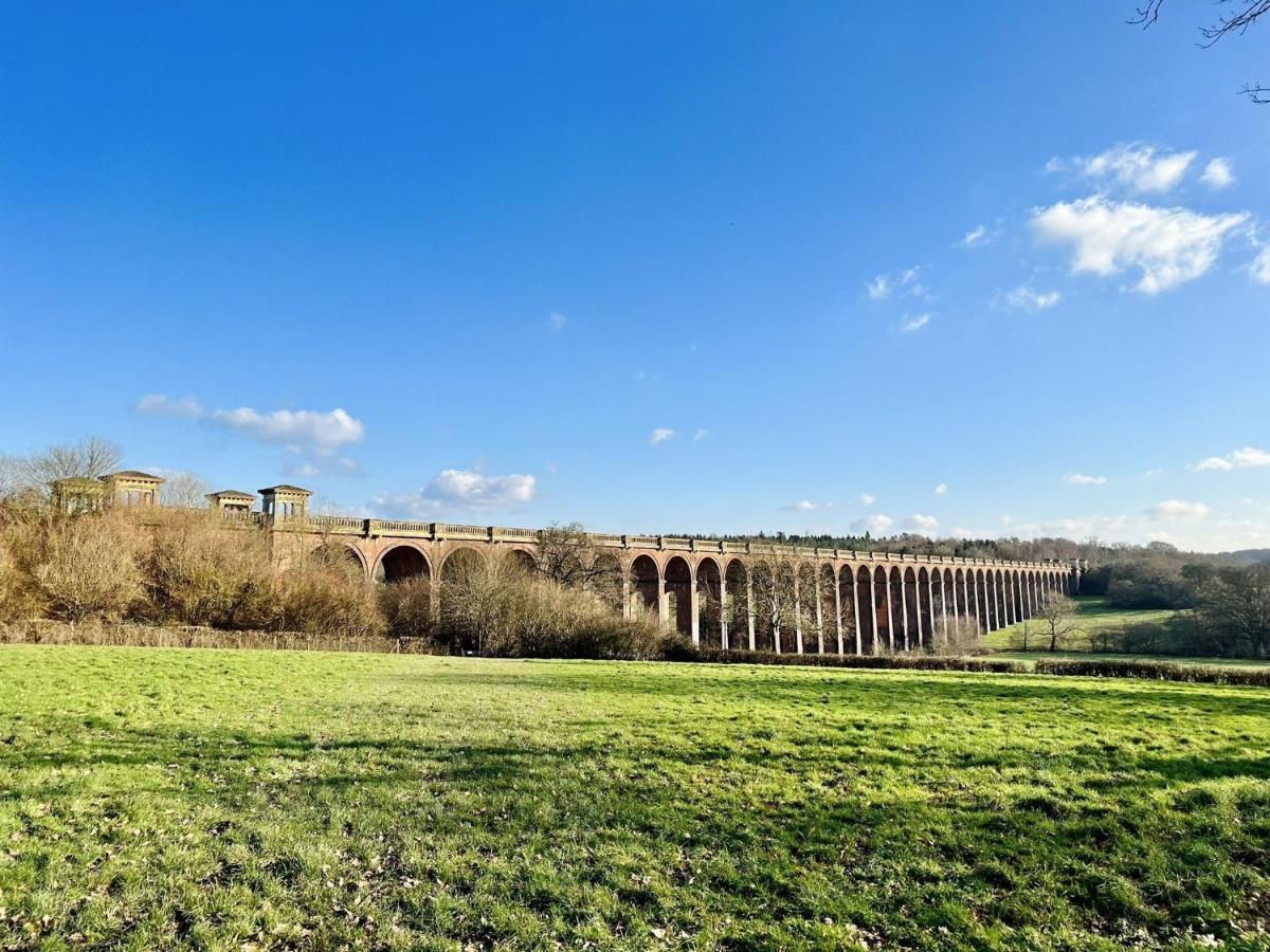 Quirky Vintage Horsebox Conversion With Stunning Views Of Ardingly Reservoir Balcombe Екстер'єр фото